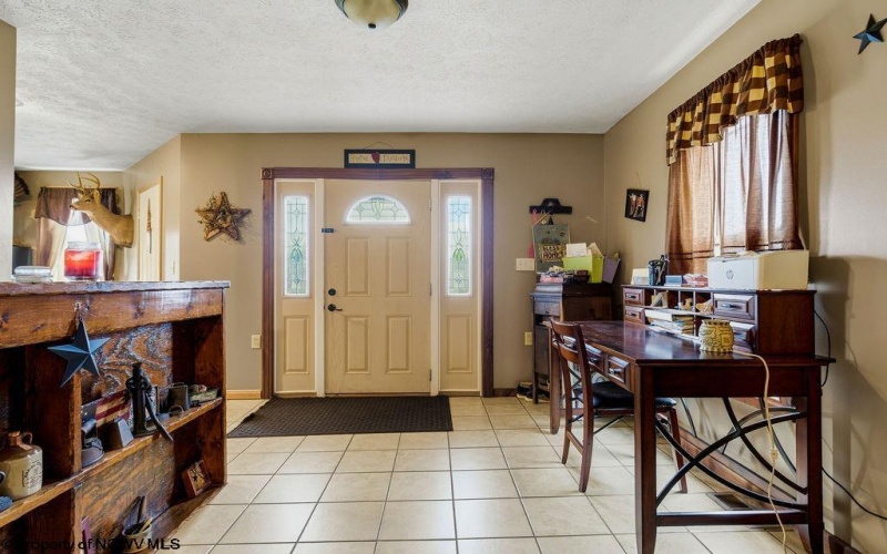 163 Sunburst Drive, Clarksburg, West Virginia 26301, 3 Bedroom Bedrooms, 7 Room Rooms,2 BathroomBathrooms,Single Family Detached,For Sale,Sunburst,0,10167147