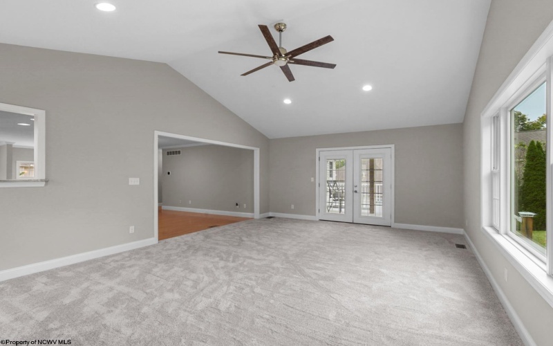 255 Hanalei Drive, Morgantown, West Virginia 26508, 3 Bedroom Bedrooms, 7 Room Rooms,3 BathroomBathrooms,Single Family Detached,For Sale,Hanalei,0,10167148