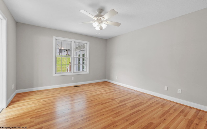 255 Hanalei Drive, Morgantown, West Virginia 26508, 3 Bedroom Bedrooms, 7 Room Rooms,3 BathroomBathrooms,Single Family Detached,For Sale,Hanalei,0,10167148