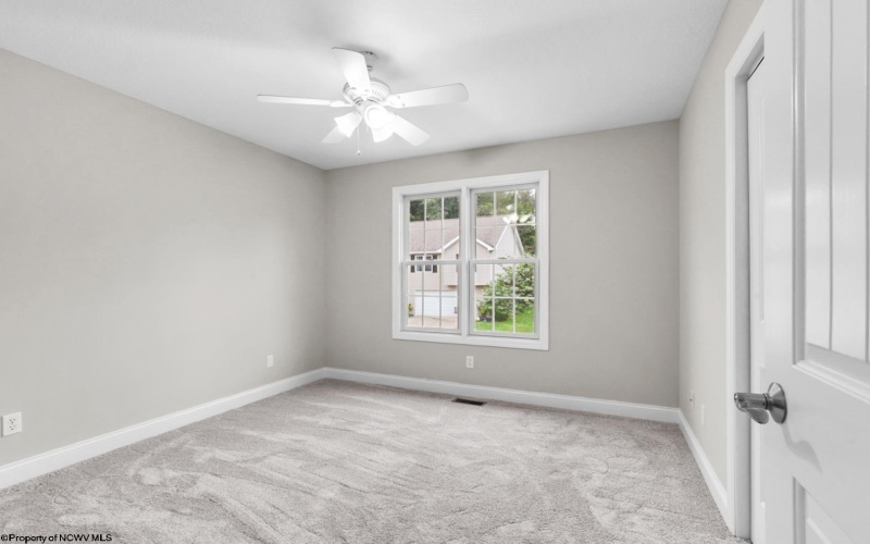 255 Hanalei Drive, Morgantown, West Virginia 26508, 3 Bedroom Bedrooms, 7 Room Rooms,3 BathroomBathrooms,Single Family Detached,For Sale,Hanalei,0,10167148