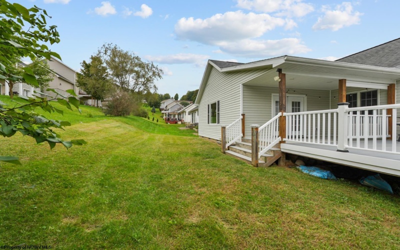 255 Hanalei Drive, Morgantown, West Virginia 26508, 3 Bedroom Bedrooms, 7 Room Rooms,3 BathroomBathrooms,Single Family Detached,For Sale,Hanalei,0,10167148