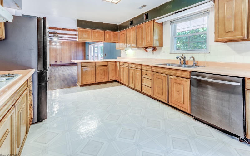853 Vandalia Road, Morgantown, West Virginia 26501, 4 Bedroom Bedrooms, 11 Room Rooms,2 BathroomBathrooms,Single Family Detached,For Sale,Vandalia,0,10167152