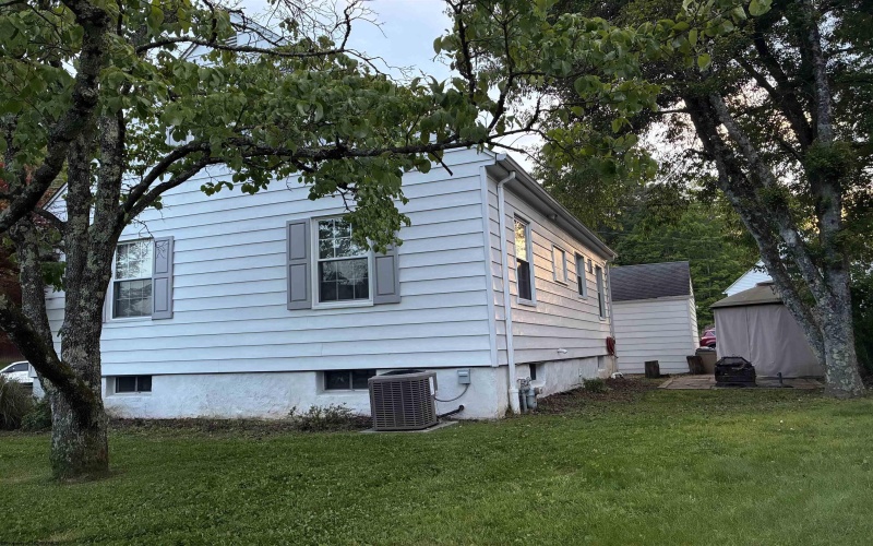 100 Bell Run Road, Fairmont, West Virginia 26554, 2 Bedroom Bedrooms, 6 Room Rooms,1 BathroomBathrooms,Single Family Detached,For Sale,Bell Run,0,10167155