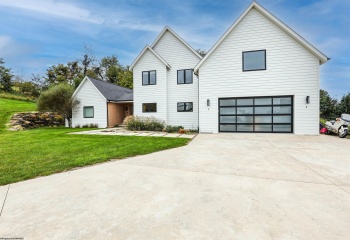 10 Hazel Lane, Morgantown, West Virginia 26508, 5 Bedroom Bedrooms, 10 Room Rooms,4 BathroomBathrooms,Single Family Detached,For Sale,Hazel,0,10167159