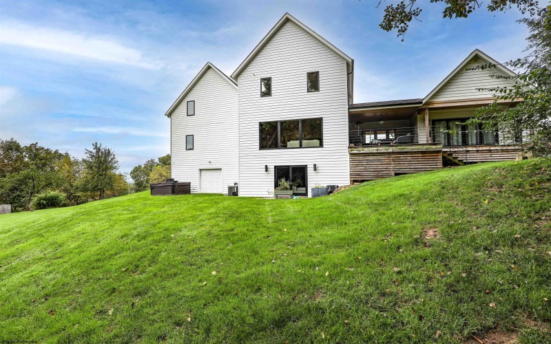 10 Hazel Lane, Morgantown, West Virginia 26508, 5 Bedroom Bedrooms, 10 Room Rooms,4 BathroomBathrooms,Single Family Detached,For Sale,Hazel,0,10167159