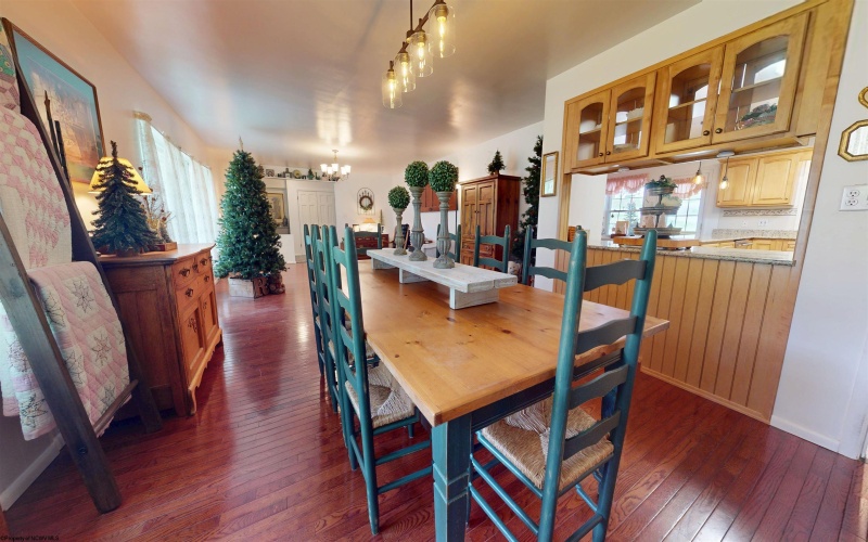 1 Circle Drive, Fairmont, West Virginia 26554, 3 Bedroom Bedrooms, 10 Room Rooms,2 BathroomBathrooms,Single Family Detached,For Sale,Circle,0,10167161