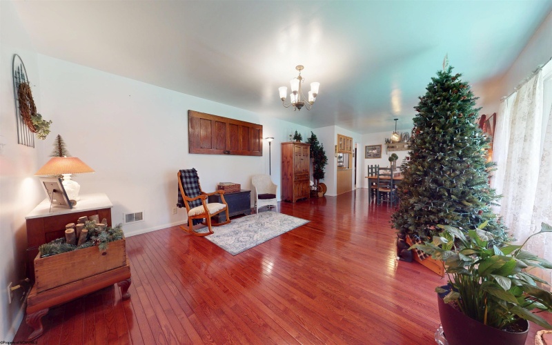1 Circle Drive, Fairmont, West Virginia 26554, 3 Bedroom Bedrooms, 10 Room Rooms,2 BathroomBathrooms,Single Family Detached,For Sale,Circle,0,10167161