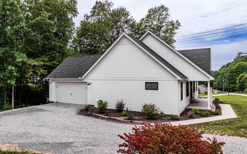 3545 Lazzelle Union Road, Morgantown, West Virginia 26501, 3 Bedroom Bedrooms, 7 Room Rooms,2 BathroomBathrooms,Single Family Detached,For Sale,Lazzelle Union,0,10167162