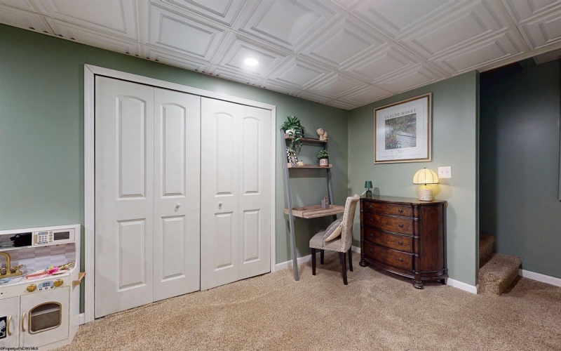 81 White Pine Drive, Fairmont, West Virginia 26554, 3 Bedroom Bedrooms, 10 Room Rooms,2 BathroomBathrooms,Single Family Detached,For Sale,White Pine,0,10167163