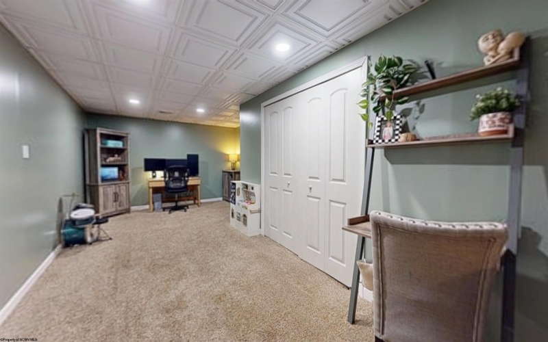 81 White Pine Drive, Fairmont, West Virginia 26554, 3 Bedroom Bedrooms, 10 Room Rooms,2 BathroomBathrooms,Single Family Detached,For Sale,White Pine,0,10167163