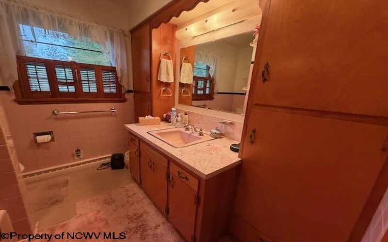 106 Lough Lane, Elkins, West Virginia 26241, 3 Bedroom Bedrooms, 6 Room Rooms,2 BathroomBathrooms,Single Family Detached,For Sale,Lough,0,10167164