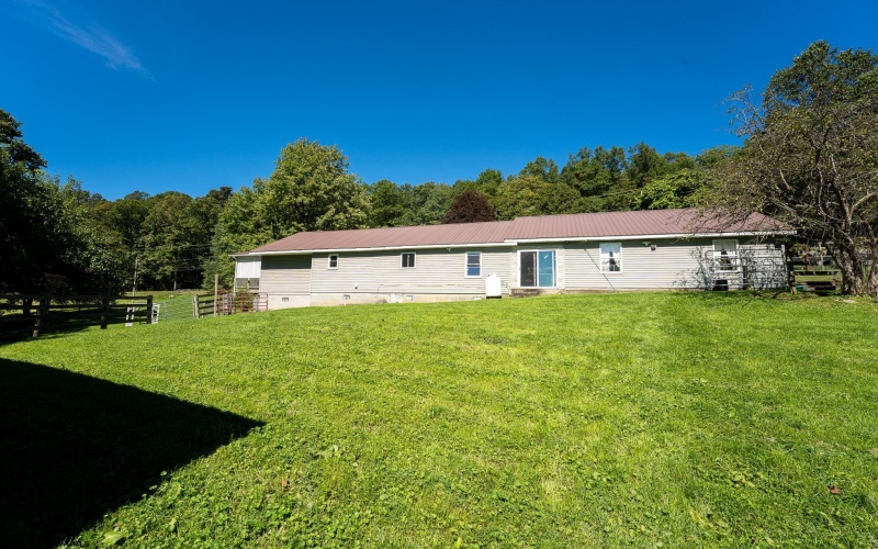 2276 Kingwood Pike, Morgantown, West Virginia 26508, 2 Bedroom Bedrooms, 10 Room Rooms,2 BathroomBathrooms,Single Family Detached,For Sale,Kingwood,0,10167167