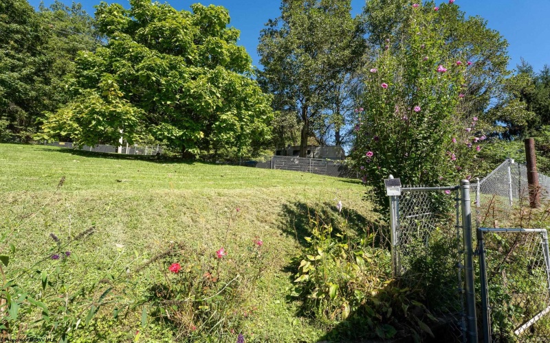 2276 Kingwood Pike, Morgantown, West Virginia 26508, 2 Bedroom Bedrooms, 10 Room Rooms,2 BathroomBathrooms,Single Family Detached,For Sale,Kingwood,0,10167167
