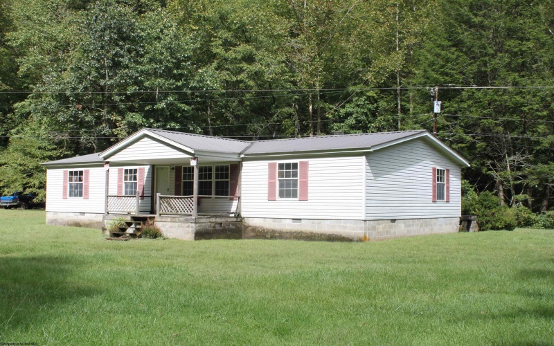 4477 Diana Drive, Webster Springs, West Virginia 26288-0000, 3 Bedroom Bedrooms, 9 Room Rooms,2 BathroomBathrooms,Single Family Detached,For Sale,Diana,0,10167169