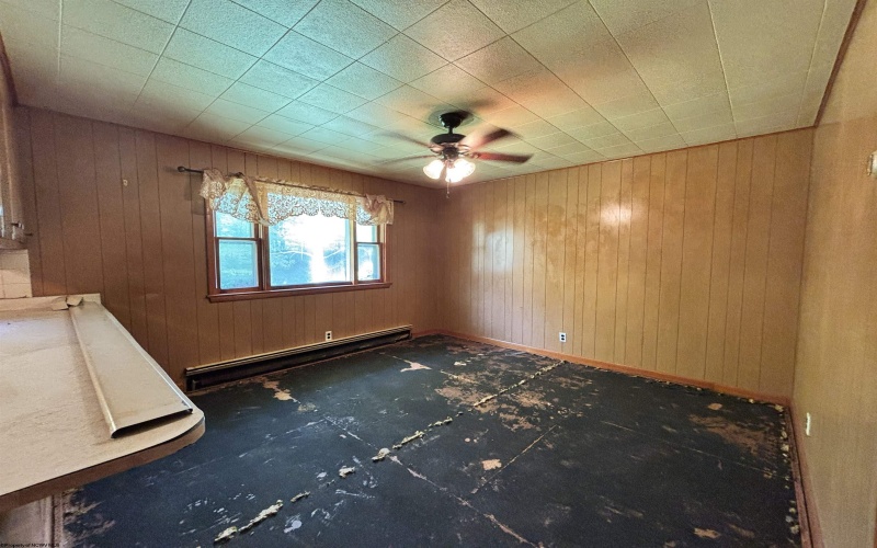2031 Morgantown Pike, Belington, West Virginia 26250, 3 Bedroom Bedrooms, 7 Room Rooms,1 BathroomBathrooms,Single Family Detached,For Sale,Morgantown,0,10167171