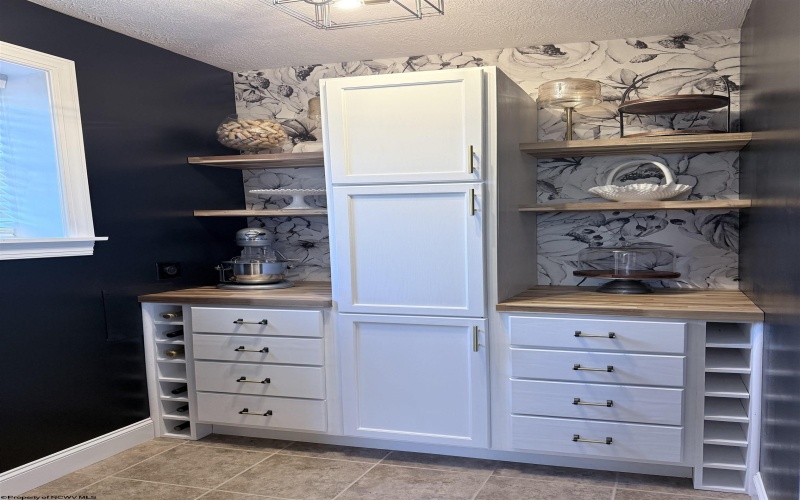 10 Pointe Drive, Morgantown, West Virginia 26508, 5 Bedroom Bedrooms, 10 Room Rooms,4 BathroomBathrooms,Single Family Detached,For Sale,Pointe,0,10167181