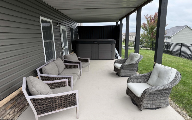 10 Pointe Drive, Morgantown, West Virginia 26508, 5 Bedroom Bedrooms, 10 Room Rooms,4 BathroomBathrooms,Single Family Detached,For Sale,Pointe,0,10167181
