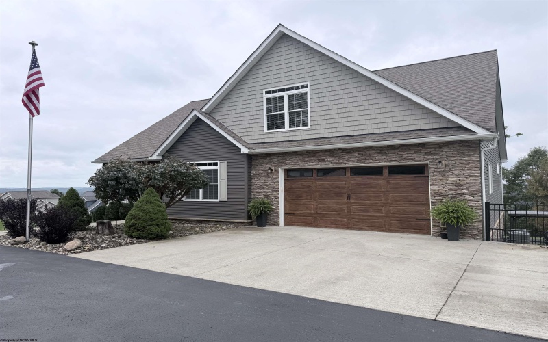 10 Pointe Drive, Morgantown, West Virginia 26508, 5 Bedroom Bedrooms, 10 Room Rooms,4 BathroomBathrooms,Single Family Detached,For Sale,Pointe,0,10167181