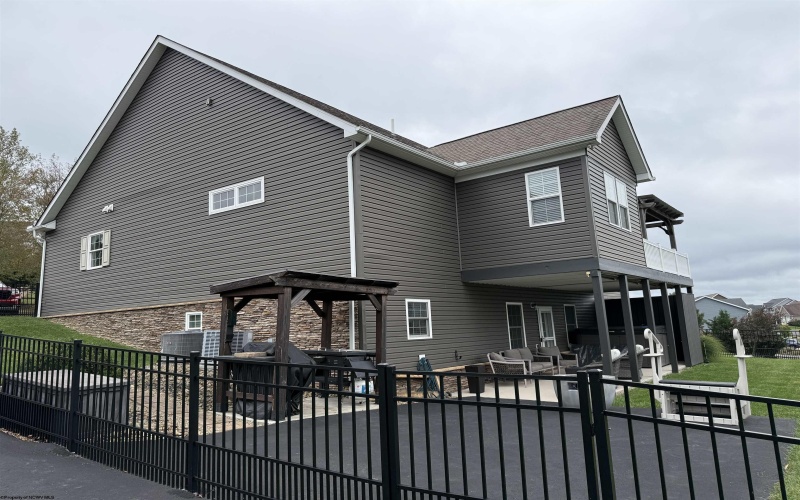 10 Pointe Drive, Morgantown, West Virginia 26508, 5 Bedroom Bedrooms, 10 Room Rooms,4 BathroomBathrooms,Single Family Detached,For Sale,Pointe,0,10167181