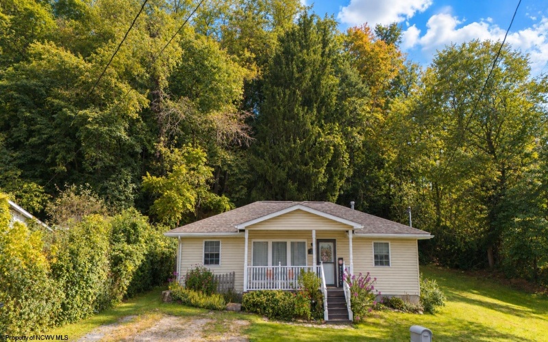 1185 Richwood Avenue, Morgantown, West Virginia 26505, 3 Bedroom Bedrooms, 6 Room Rooms,2 BathroomBathrooms,Single Family Detached,For Sale,Richwood,0,10167177