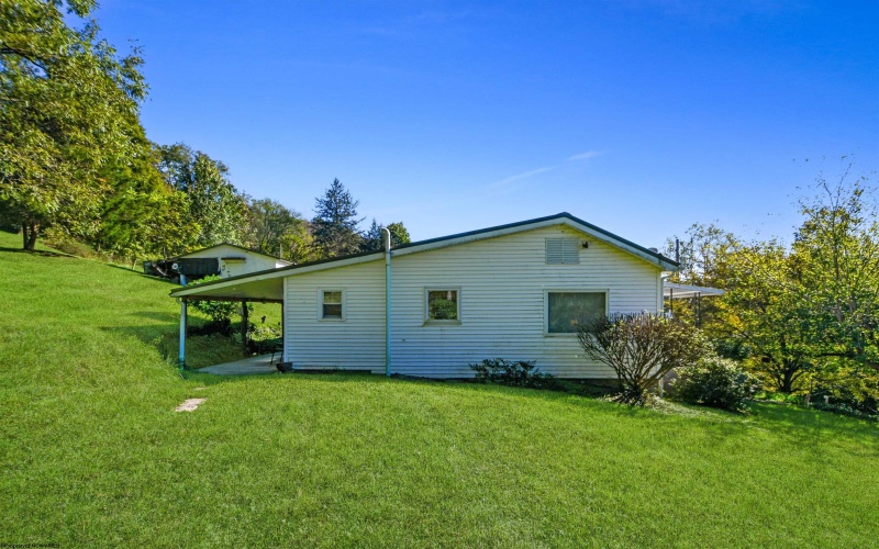 251 Pearl Felton Lane, Grafton, West Virginia 26354, 2 Bedroom Bedrooms, 4 Room Rooms,1 BathroomBathrooms,Single Family Detached,For Sale,Pearl Felton,0,10167179