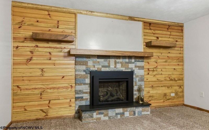 1040 Willis Drive, Morgantown, West Virginia 26501, 3 Bedroom Bedrooms, 7 Room Rooms,2 BathroomBathrooms,Single Family Detached,For Sale,Willis,0,10167180