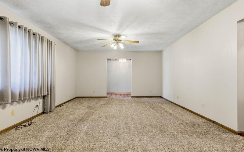 1040 Willis Drive, Morgantown, West Virginia 26501, 3 Bedroom Bedrooms, 7 Room Rooms,2 BathroomBathrooms,Single Family Detached,For Sale,Willis,0,10167180