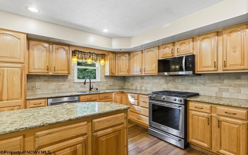 1040 Willis Drive, Morgantown, West Virginia 26501, 3 Bedroom Bedrooms, 7 Room Rooms,2 BathroomBathrooms,Single Family Detached,For Sale,Willis,0,10167180