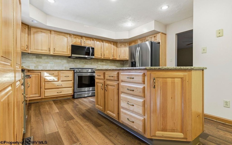 1040 Willis Drive, Morgantown, West Virginia 26501, 3 Bedroom Bedrooms, 7 Room Rooms,2 BathroomBathrooms,Single Family Detached,For Sale,Willis,0,10167180