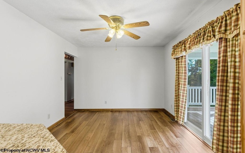1040 Willis Drive, Morgantown, West Virginia 26501, 3 Bedroom Bedrooms, 7 Room Rooms,2 BathroomBathrooms,Single Family Detached,For Sale,Willis,0,10167180
