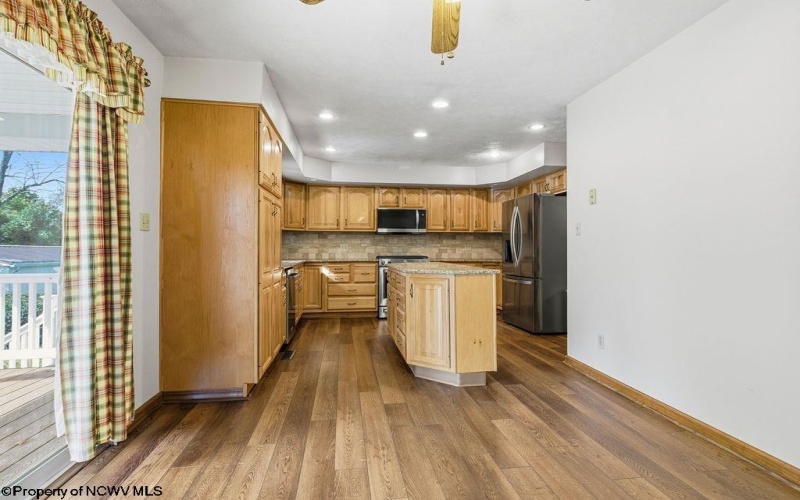 1040 Willis Drive, Morgantown, West Virginia 26501, 3 Bedroom Bedrooms, 7 Room Rooms,2 BathroomBathrooms,Single Family Detached,For Sale,Willis,0,10167180