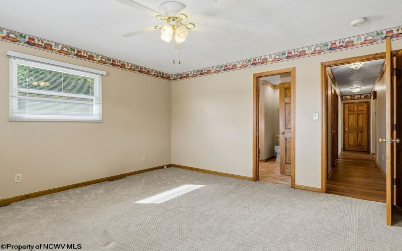 1040 Willis Drive, Morgantown, West Virginia 26501, 3 Bedroom Bedrooms, 7 Room Rooms,2 BathroomBathrooms,Single Family Detached,For Sale,Willis,0,10167180