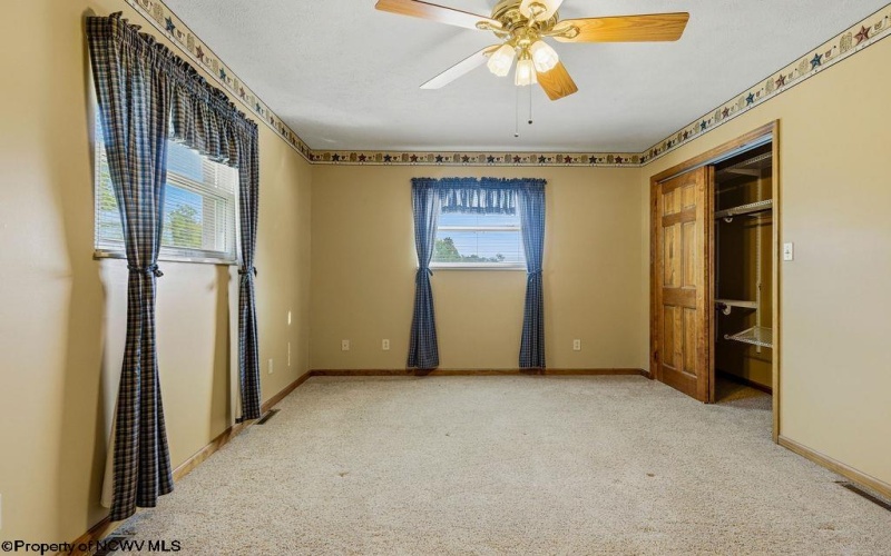 1040 Willis Drive, Morgantown, West Virginia 26501, 3 Bedroom Bedrooms, 7 Room Rooms,2 BathroomBathrooms,Single Family Detached,For Sale,Willis,0,10167180