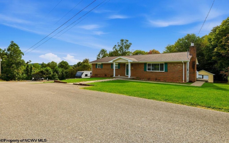 1040 Willis Drive, Morgantown, West Virginia 26501, 3 Bedroom Bedrooms, 7 Room Rooms,2 BathroomBathrooms,Single Family Detached,For Sale,Willis,0,10167180