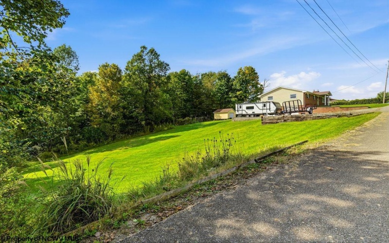 1040 Willis Drive, Morgantown, West Virginia 26501, 3 Bedroom Bedrooms, 7 Room Rooms,2 BathroomBathrooms,Single Family Detached,For Sale,Willis,0,10167180