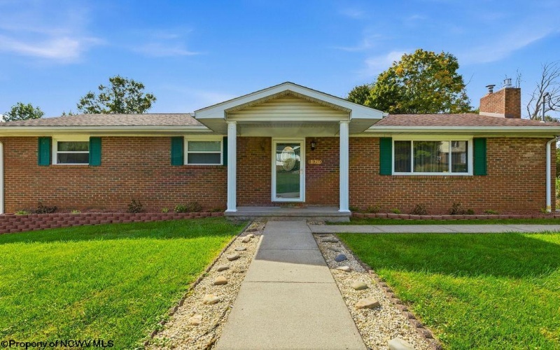 1040 Willis Drive, Morgantown, West Virginia 26501, 3 Bedroom Bedrooms, 7 Room Rooms,2 BathroomBathrooms,Single Family Detached,For Sale,Willis,0,10167180
