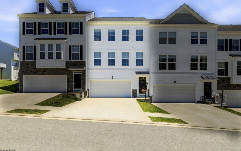 113 Yorktown Court, Bridgeport, West Virginia 26330-0000, 3 Bedroom Bedrooms, 5 Room Rooms,3 BathroomBathrooms,Residential Rentals,For Rent,Yorktown,0,10167183