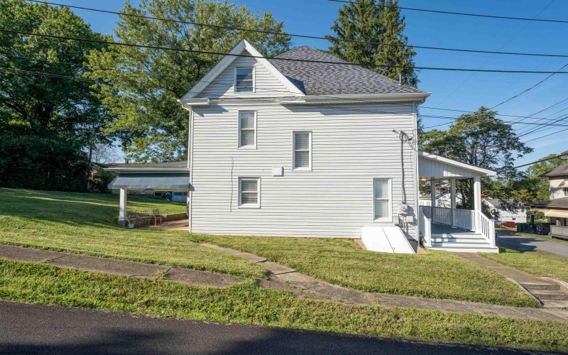 605 Jones Avenue, Morgantown, West Virginia 26505, 3 Bedroom Bedrooms, 8 Room Rooms,1 BathroomBathrooms,Single Family Detached,For Sale,Jones,0,10167188 605 Jones Avenue, Morgantown, West Virginia 26505, 3 Bedroom Bedrooms, 8 Room Rooms,1 BathroomBathrooms,Single Family Detached,For Sale,Jones,0,10167188