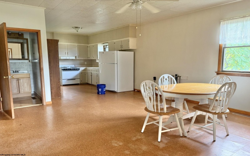 212 Bennett Avenue, Weston, West Virginia 26452, 2 Bedroom Bedrooms, 4 Room Rooms,1 BathroomBathrooms,Single Family Detached,For Sale,Bennett,0,10167194 212 Bennett Avenue, Weston, West Virginia 26452, 2 Bedroom Bedrooms, 4 Room Rooms,1 BathroomBathrooms,Single Family Detached,For Sale,Bennett,0,10167194