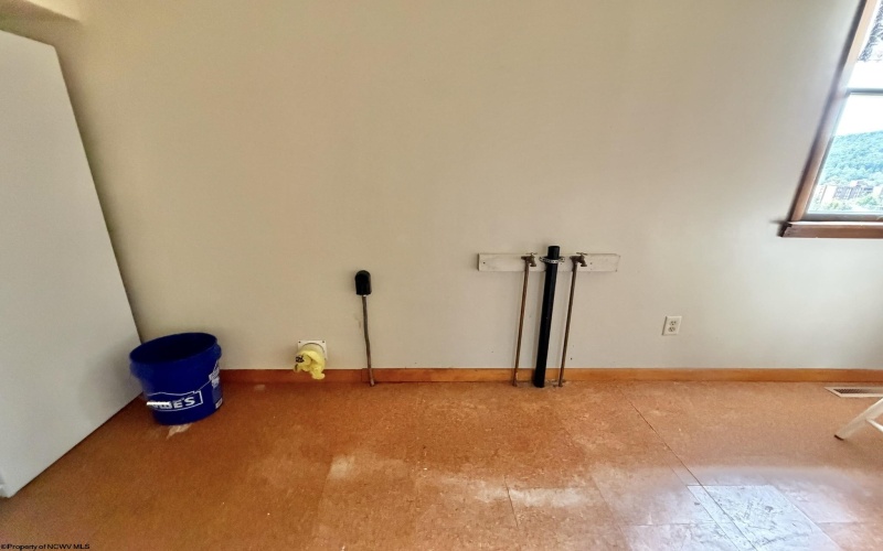 212 Bennett Avenue, Weston, West Virginia 26452, 2 Bedroom Bedrooms, 4 Room Rooms,1 BathroomBathrooms,Single Family Detached,For Sale,Bennett,0,10167194 212 Bennett Avenue, Weston, West Virginia 26452, 2 Bedroom Bedrooms, 4 Room Rooms,1 BathroomBathrooms,Single Family Detached,For Sale,Bennett,0,10167194