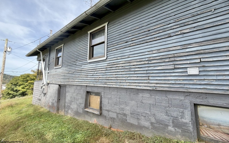 212 Bennett Avenue, Weston, West Virginia 26452, 2 Bedroom Bedrooms, 4 Room Rooms,1 BathroomBathrooms,Single Family Detached,For Sale,Bennett,0,10167194 212 Bennett Avenue, Weston, West Virginia 26452, 2 Bedroom Bedrooms, 4 Room Rooms,1 BathroomBathrooms,Single Family Detached,For Sale,Bennett,0,10167194
