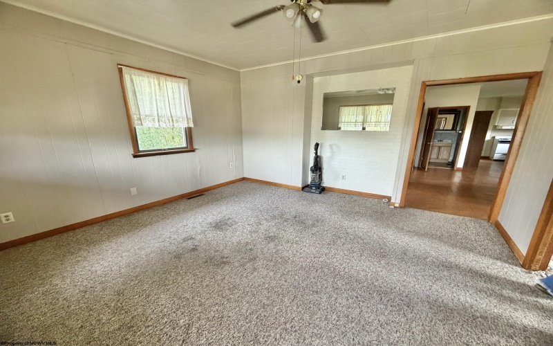212 Bennett Avenue, Weston, West Virginia 26452, 2 Bedroom Bedrooms, 4 Room Rooms,1 BathroomBathrooms,Single Family Detached,For Sale,Bennett,0,10167194 212 Bennett Avenue, Weston, West Virginia 26452, 2 Bedroom Bedrooms, 4 Room Rooms,1 BathroomBathrooms,Single Family Detached,For Sale,Bennett,0,10167194