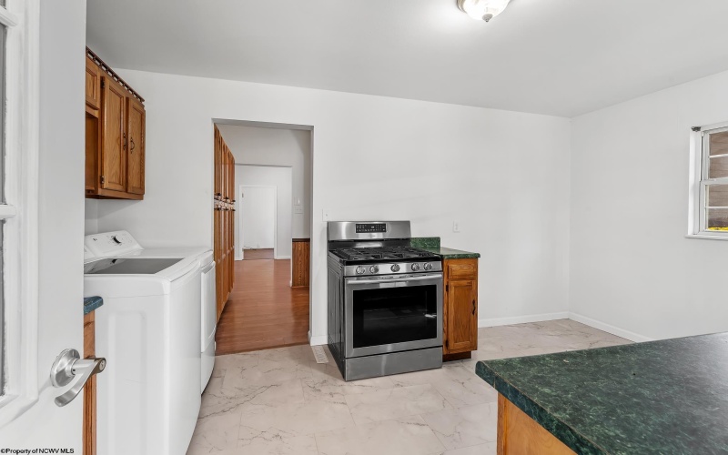 28 Dent Avenue, Granville, West Virginia 26534, 2 Bedroom Bedrooms, 6 Room Rooms,1 BathroomBathrooms,Single Family Detached,For Sale,Dent,0,10167174
