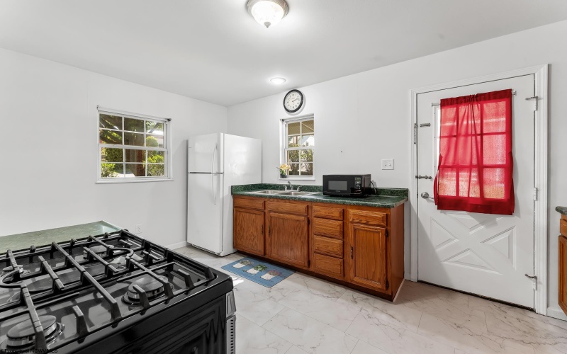 28 Dent Avenue, Granville, West Virginia 26534, 2 Bedroom Bedrooms, 6 Room Rooms,1 BathroomBathrooms,Single Family Detached,For Sale,Dent,0,10167174
