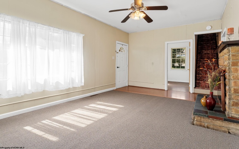 28 Dent Avenue, Granville, West Virginia 26534, 2 Bedroom Bedrooms, 6 Room Rooms,1 BathroomBathrooms,Single Family Detached,For Sale,Dent,0,10167174