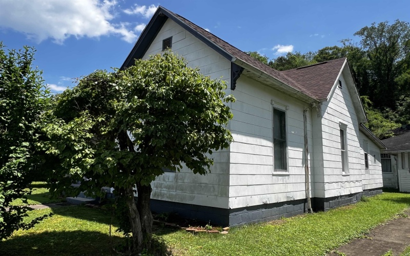 64 Carolina Avenue, Salem, West Virginia 26426, 2 Bedroom Bedrooms, 6 Room Rooms,1 BathroomBathrooms,Single Family Detached,For Sale,Carolina,0,10160360