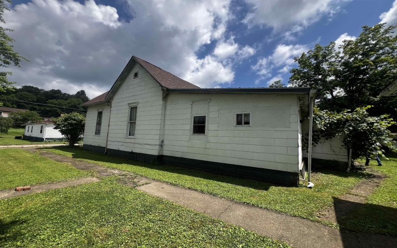 64 Carolina Avenue, Salem, West Virginia 26426, 2 Bedroom Bedrooms, 6 Room Rooms,1 BathroomBathrooms,Single Family Detached,For Sale,Carolina,0,10160360