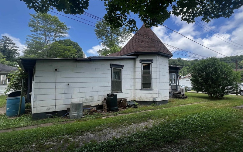 64 Carolina Avenue, Salem, West Virginia 26426, 2 Bedroom Bedrooms, 6 Room Rooms,1 BathroomBathrooms,Single Family Detached,For Sale,Carolina,0,10160360