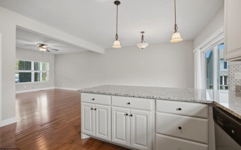 524 Persimmon Lane, Bridgeport, West Virginia 26330, 3 Bedroom Bedrooms, 6 Room Rooms,2 BathroomBathrooms,Single Family Attached,For Sale,Persimmon,0,10167201