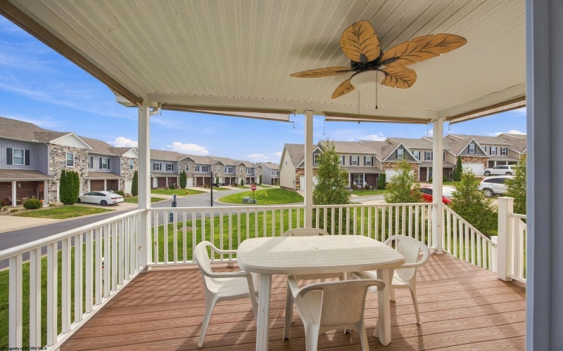 524 Persimmon Lane, Bridgeport, West Virginia 26330, 3 Bedroom Bedrooms, 6 Room Rooms,2 BathroomBathrooms,Single Family Attached,For Sale,Persimmon,0,10167201